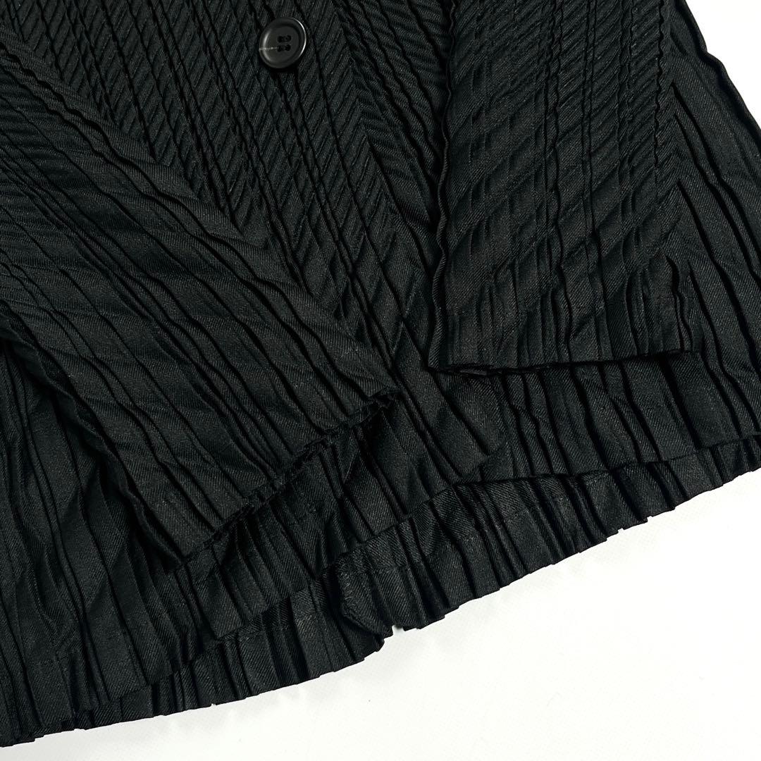 美品　ISSEY MIYAKE プリーツジャケット　ブラック　切り替え　2