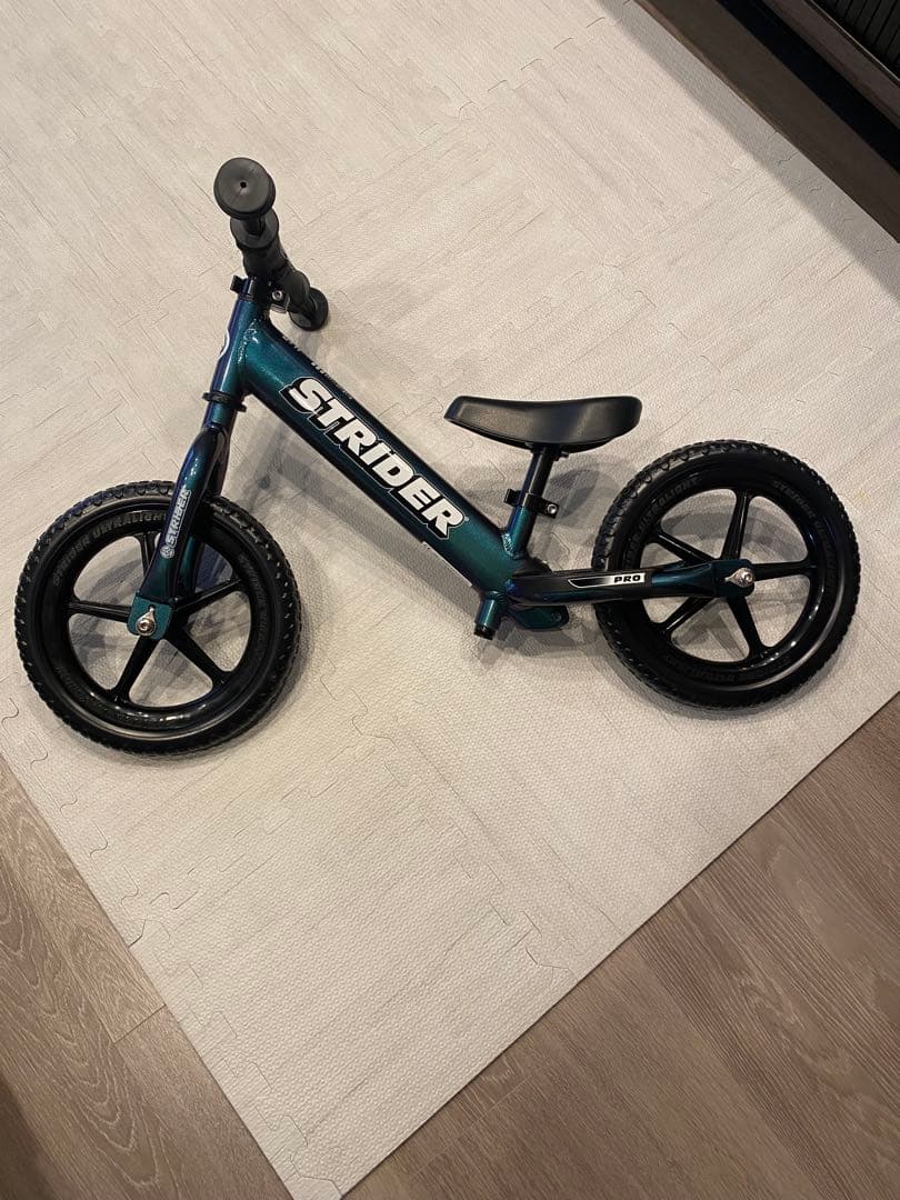 STRIDER プロ　バランスバイク 12インチ メタリックアクア