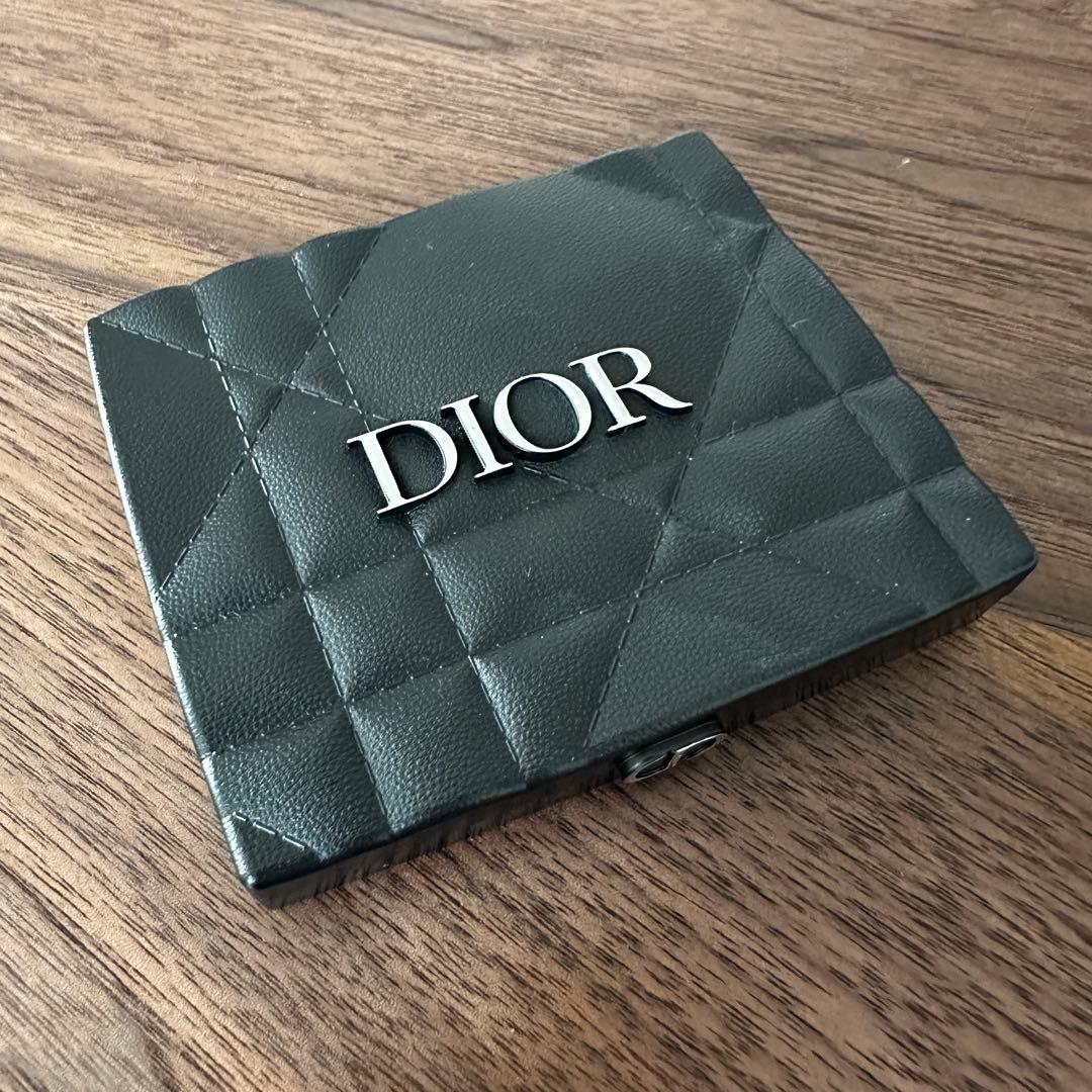 Dior ディオールショウ サンク クルール　647 シルクトープ