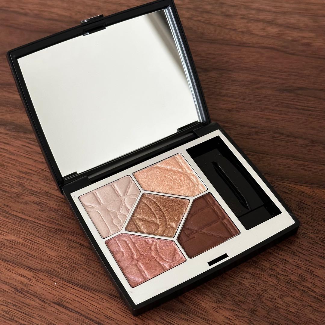 Dior ディオールショウ サンク クルール　647 シルクトープ