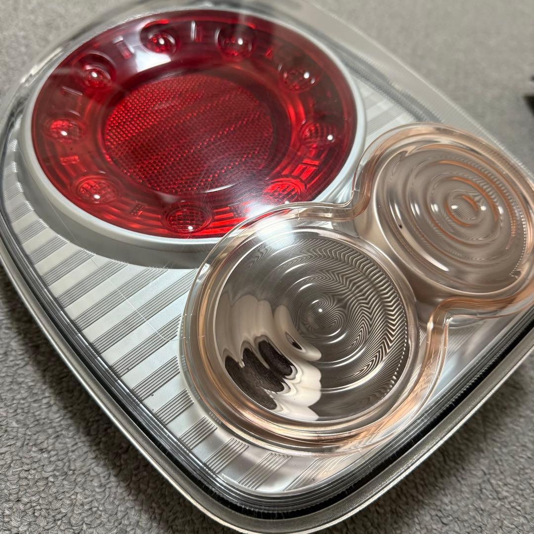 スズキ純正 アルトラパン ショコラ HE22S テールランプ左右 ジャンク扱い