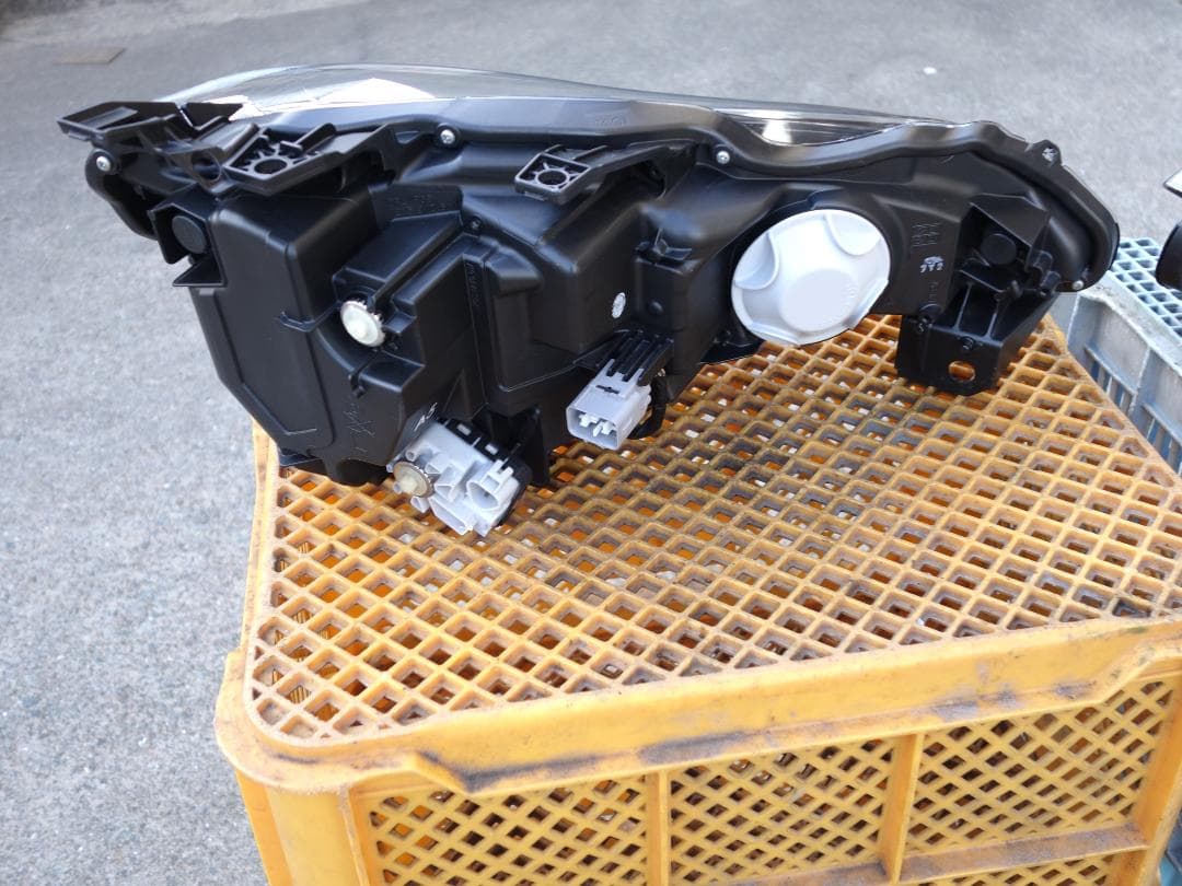 美品 ZN6 後期 ヘッドライト LED brz zn6 86 zc6