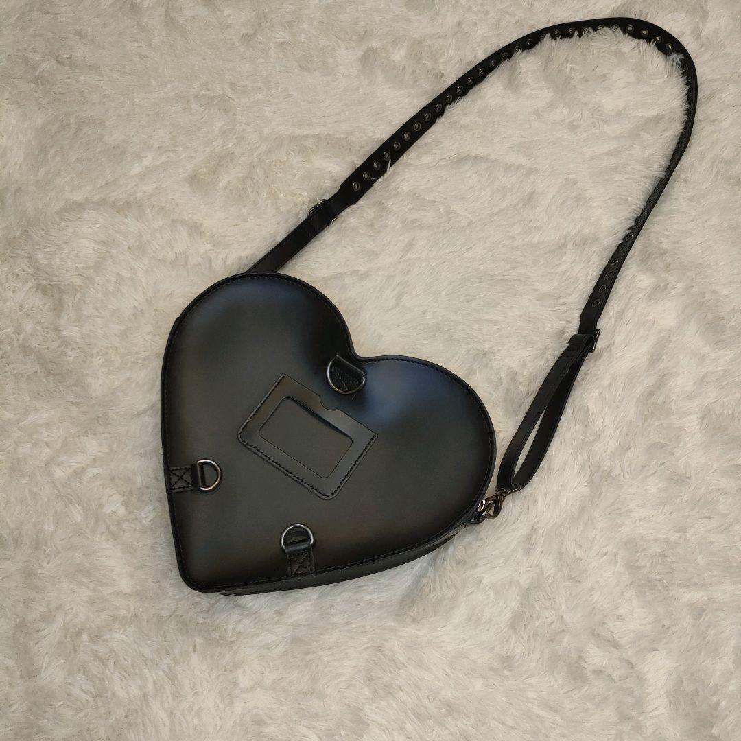 ​極美品✨ ドクターマーチン ハート型 ショルダーバッグ スタッズ