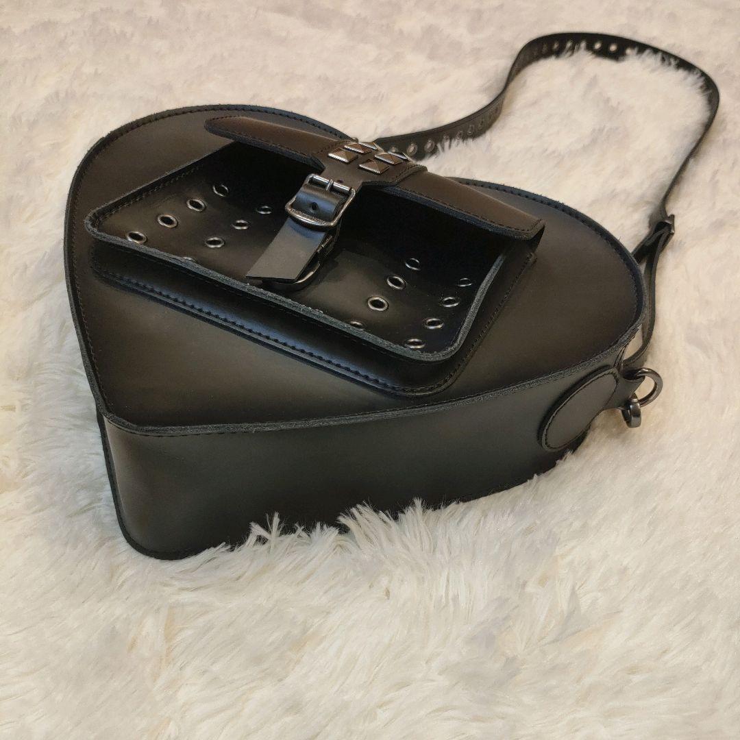 ​極美品✨ ドクターマーチン ハート型 ショルダーバッグ スタッズ