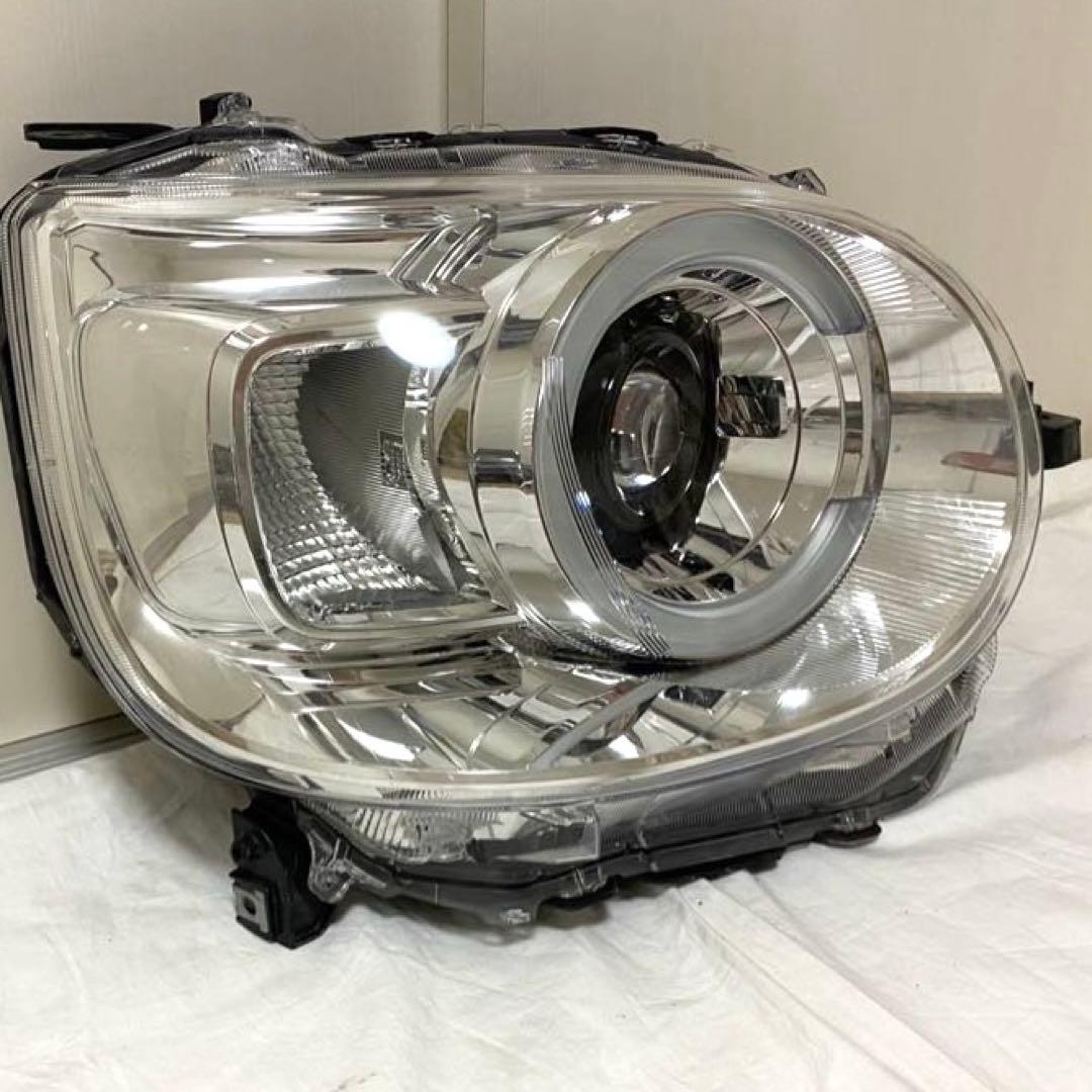 ダイハツ　ムーヴキャンバス　中古右ヘッドライト