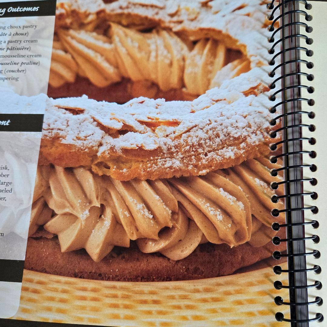 レア品洋書 新品Le Cordon Bleu classic recipes限定