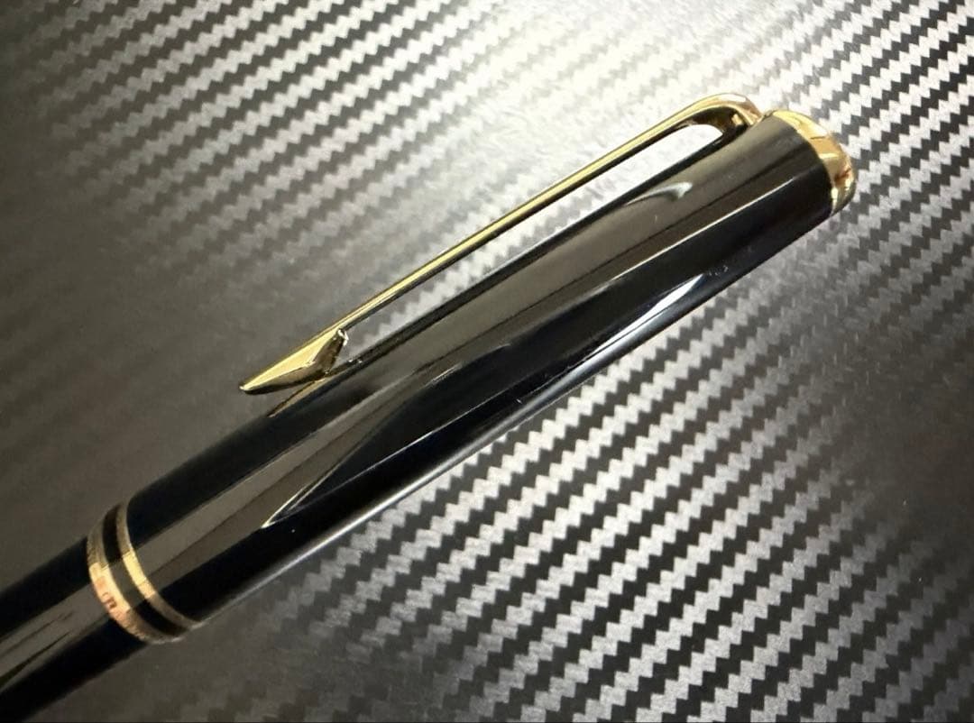 未使用に近い モンブラン クラシック ブラック ボールペン