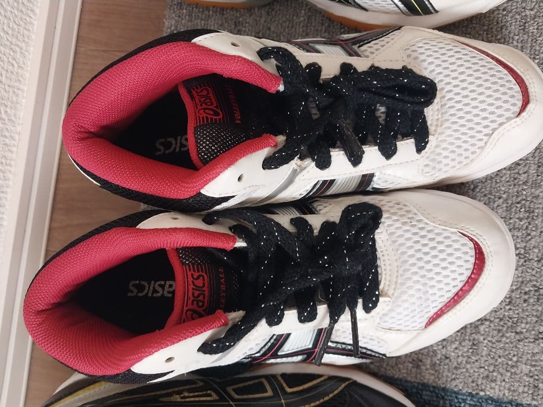 ASICSバレーボールシューズ 23.5cm(X4足)中古の靴3足と新品の靴1足
