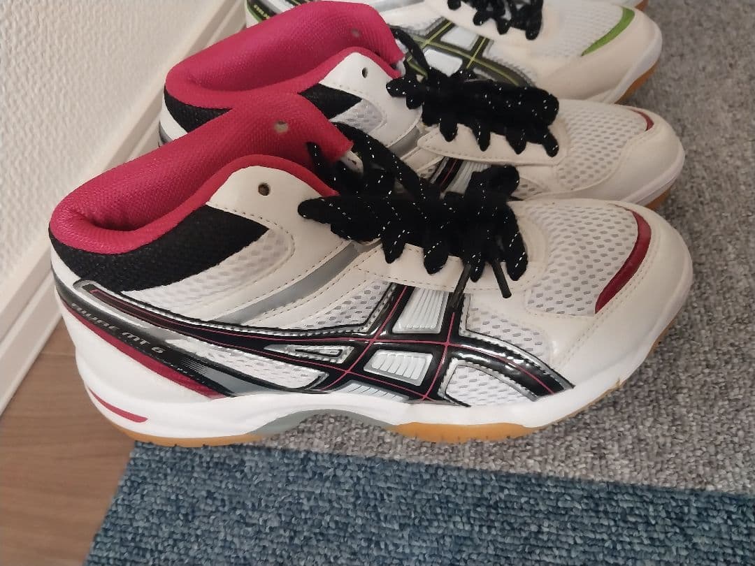 ASICSバレーボールシューズ 23.5cm(X4足)中古の靴3足と新品の靴1足
