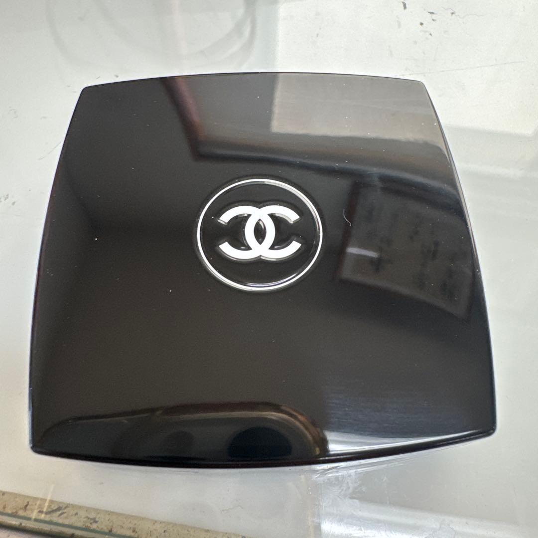 CHANEL 250 モーヴ シュクレ アイシャドウ