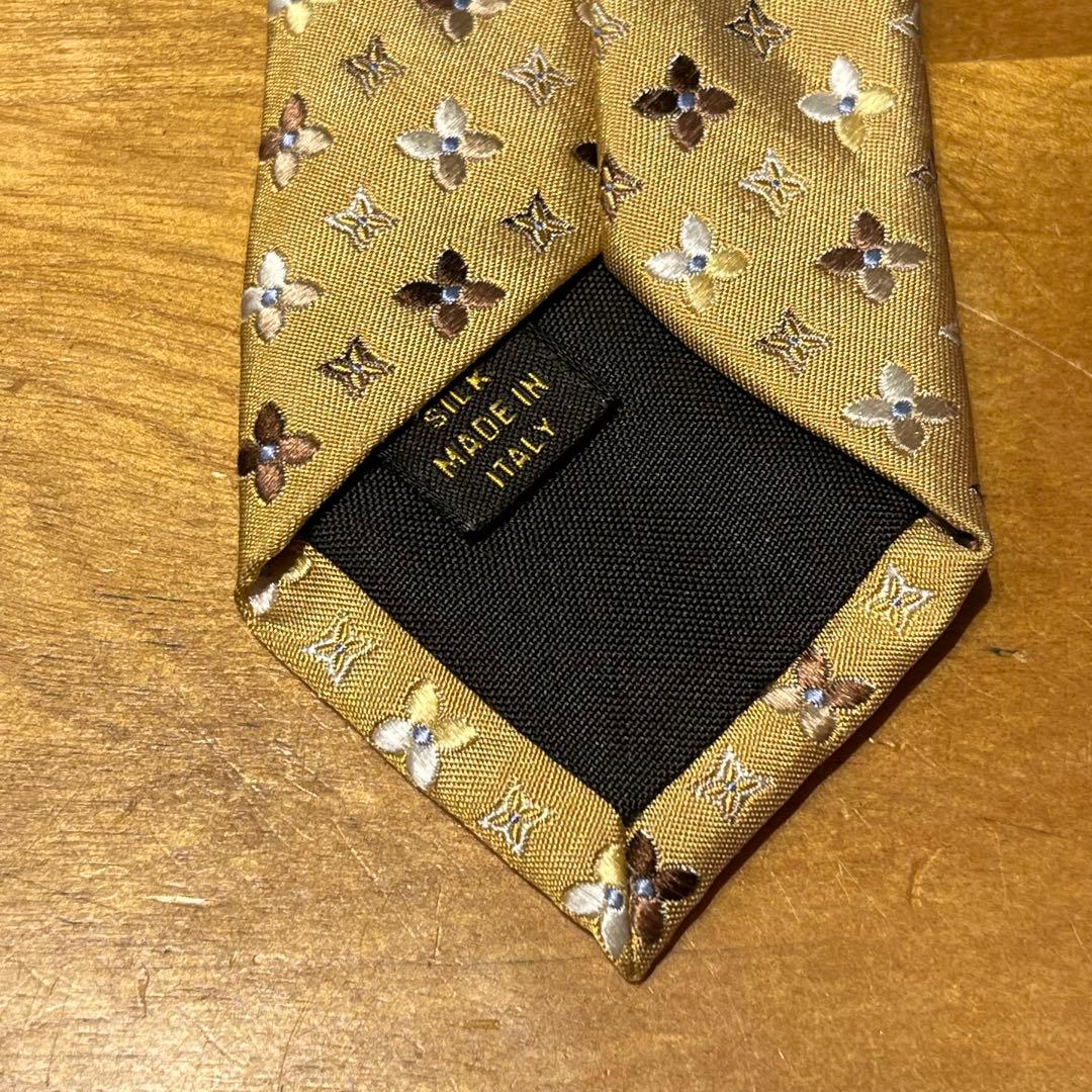 Louis Vuitton イエローゴールドネクタイ