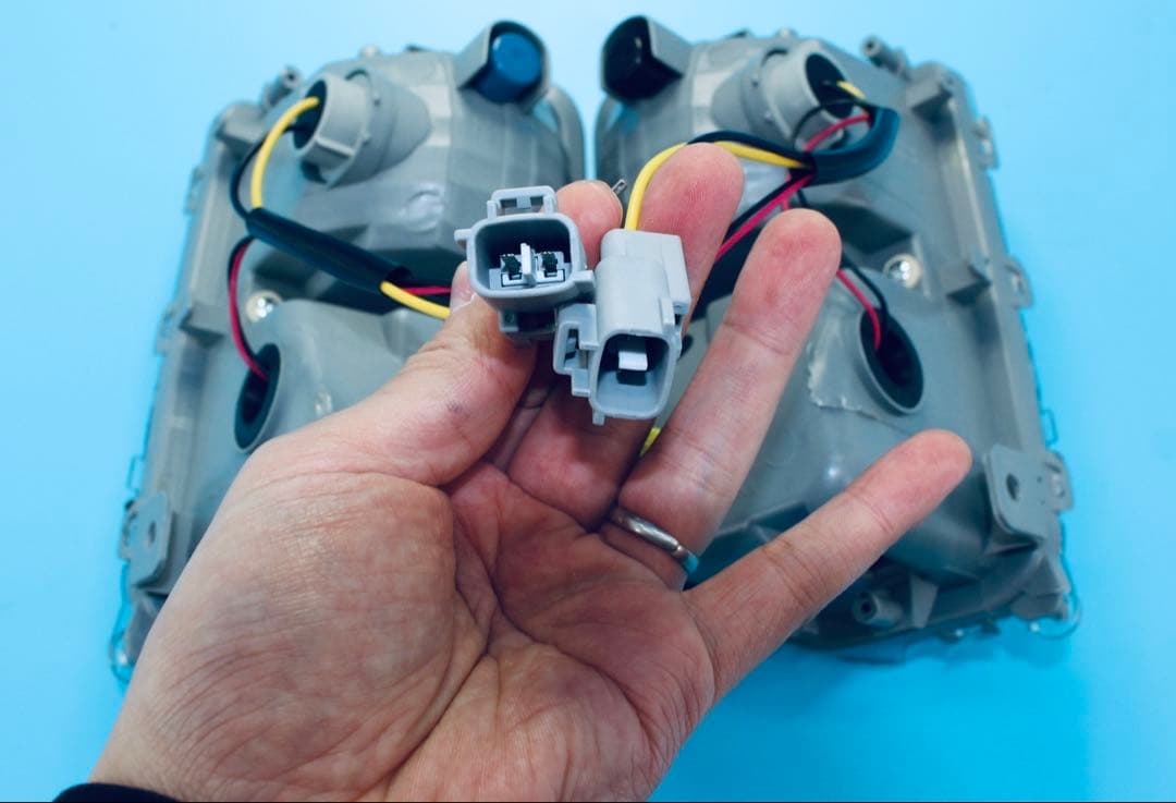 プリウス30系prius 後期US仕様 ウインカー LEDデイライト