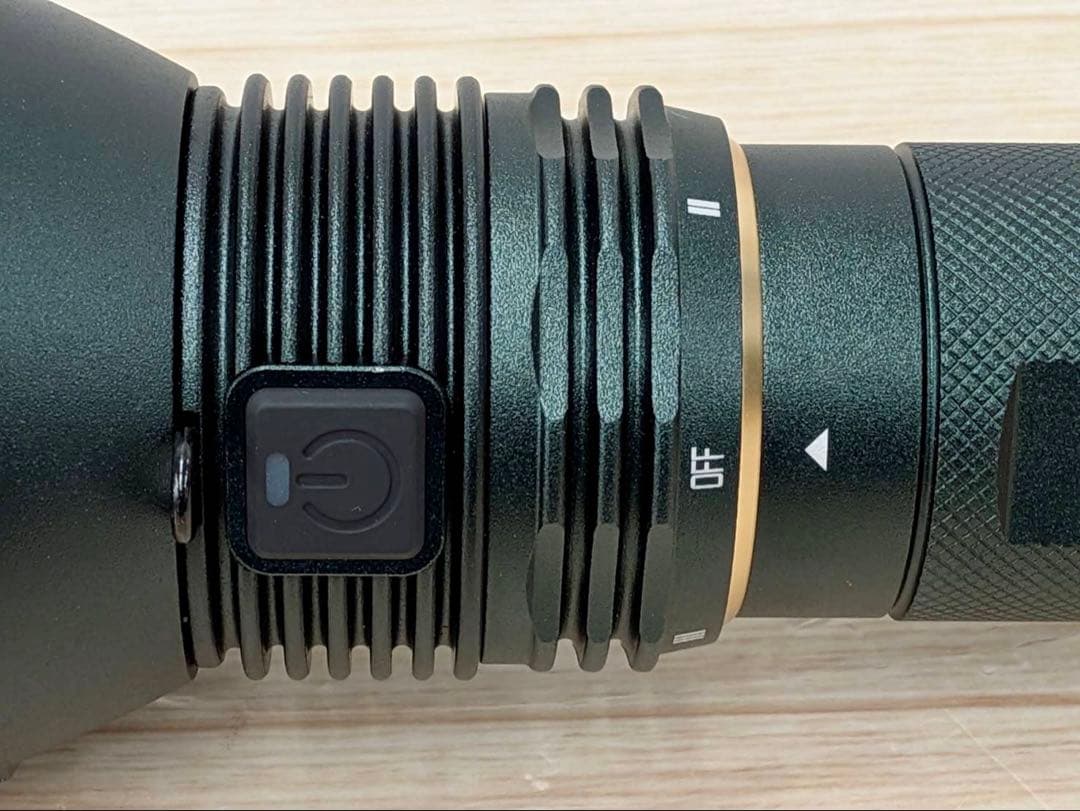 gentos ジェントス 超高光量LED懐中電灯 UT-618R ライト