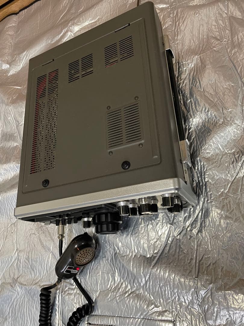 アマチュア無線機　TRIO TS-700S 2m ALLMODEトランシーバー