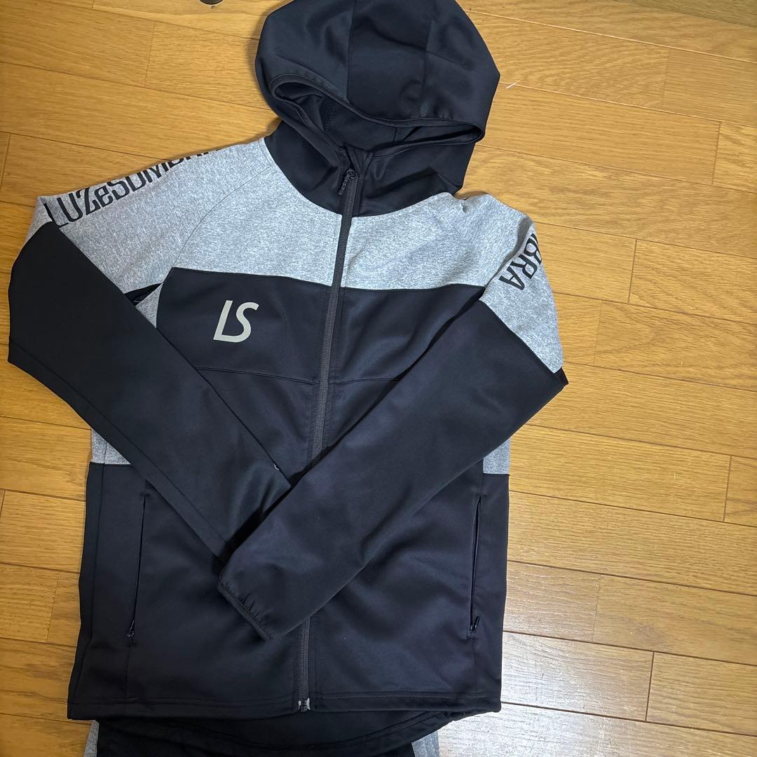 Luz e Sombra フード付きジャージ XS