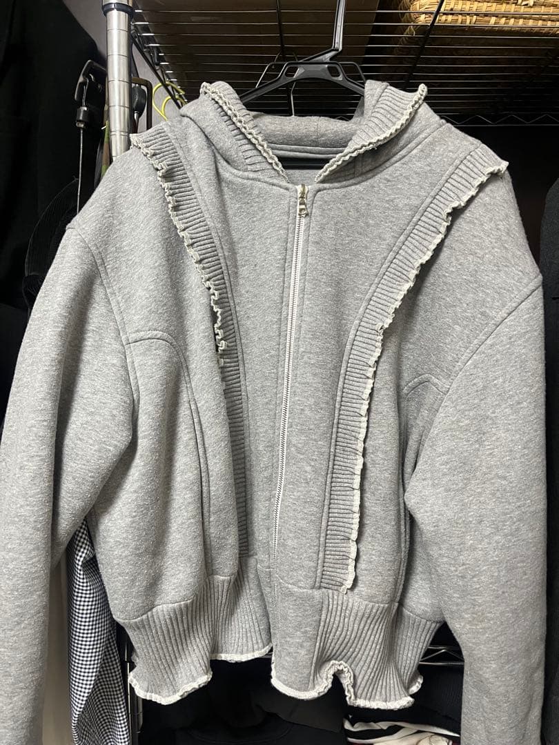 anthony calydon ジップパーカー ポーガーズ着用
