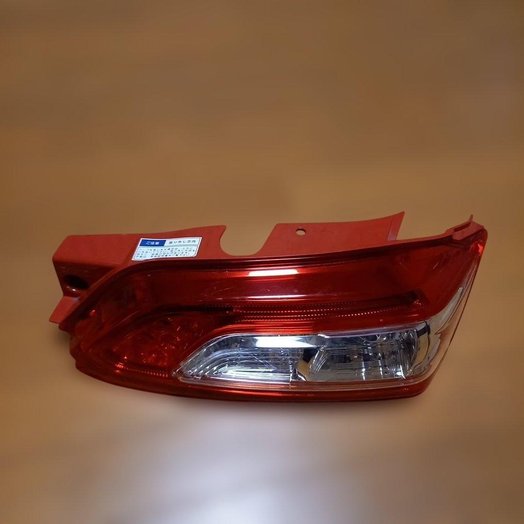 ダイハツコペン純正右側テールランプユニットコイト製品