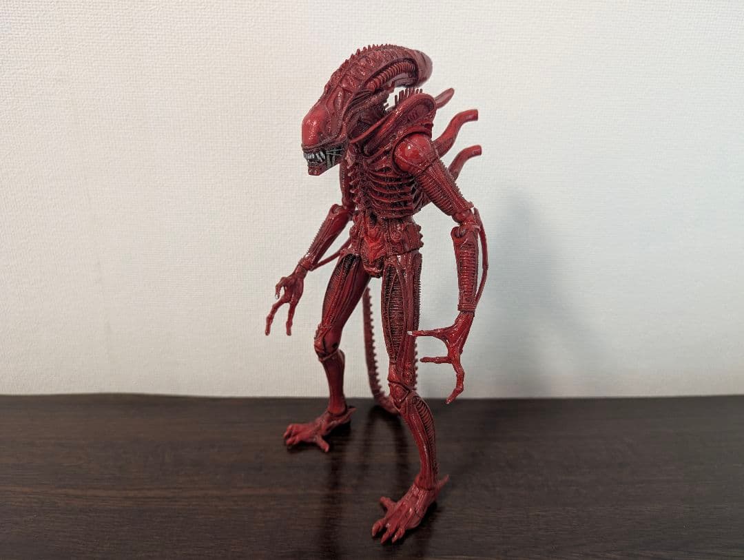 NECA ALIENS GENOCIDE WARRIOR RED・BLACK