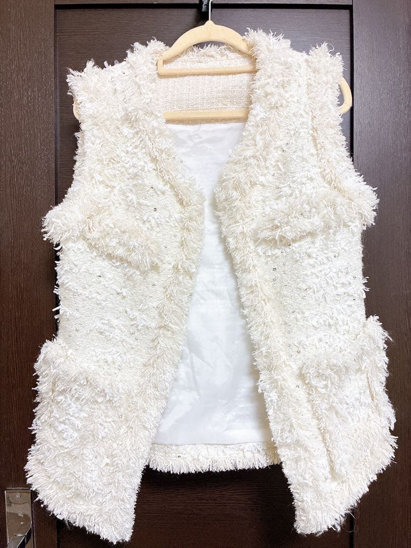 新品　sheller flower spangle tweed gilet