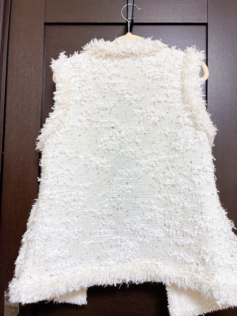 新品　sheller flower spangle tweed gilet