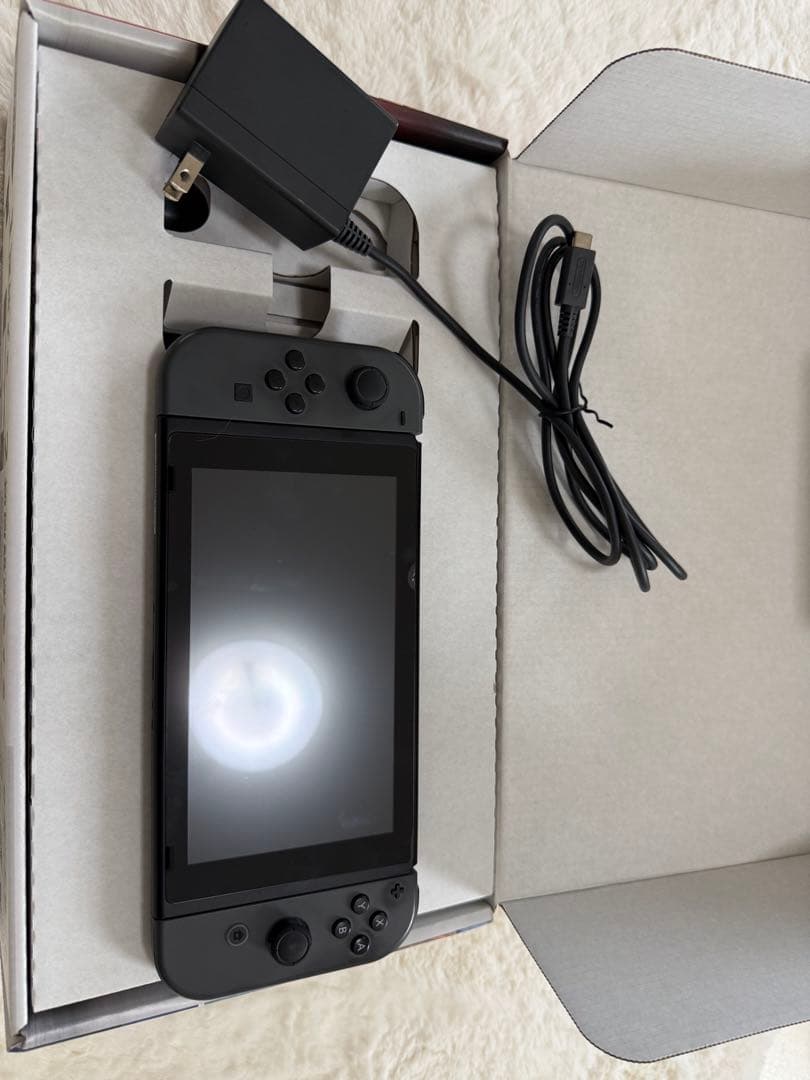 Nintendo Switch 本体 グレー 箱付　付属品完備【ドック等未使用】