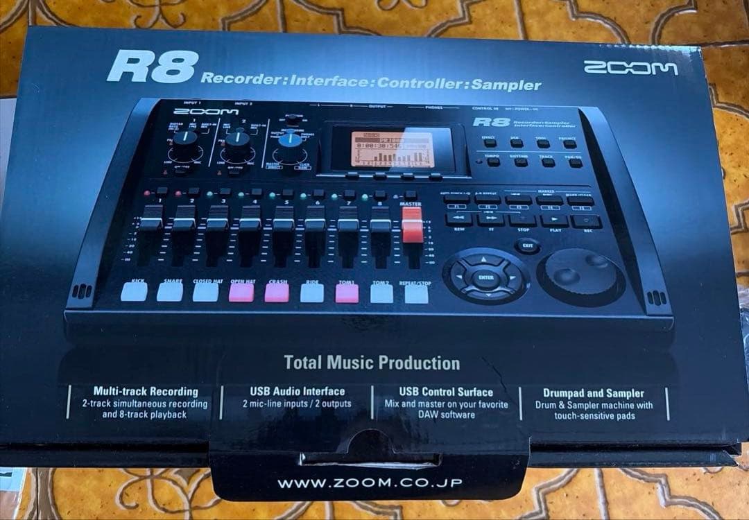 【美品】ZOOM R8 マルチトラックレコーダー