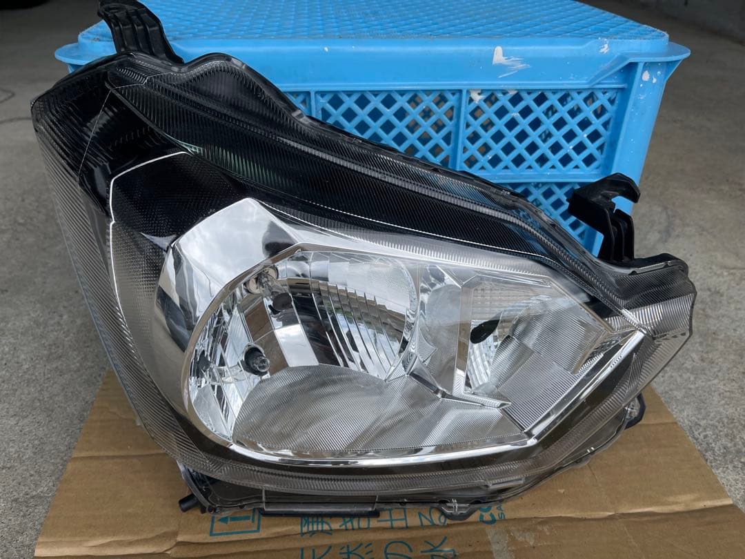 ダイハツミライースLA350S ヘッドライト