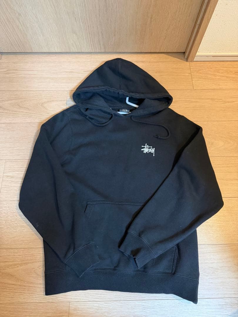 Stussy ブラック フード付きパーカー