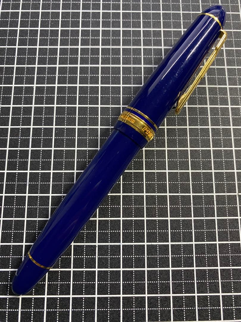 PLATINUM PRESIDENT BLUE 万年筆　字幅M