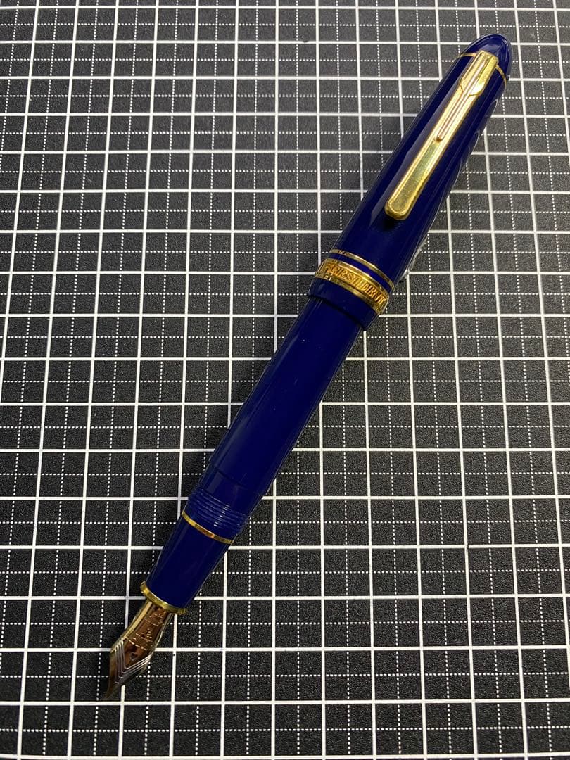 PLATINUM PRESIDENT BLUE 万年筆　字幅M