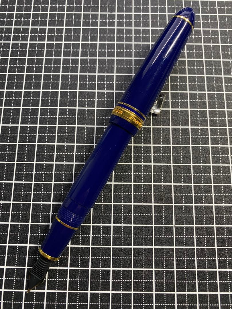 PLATINUM PRESIDENT BLUE 万年筆　字幅M