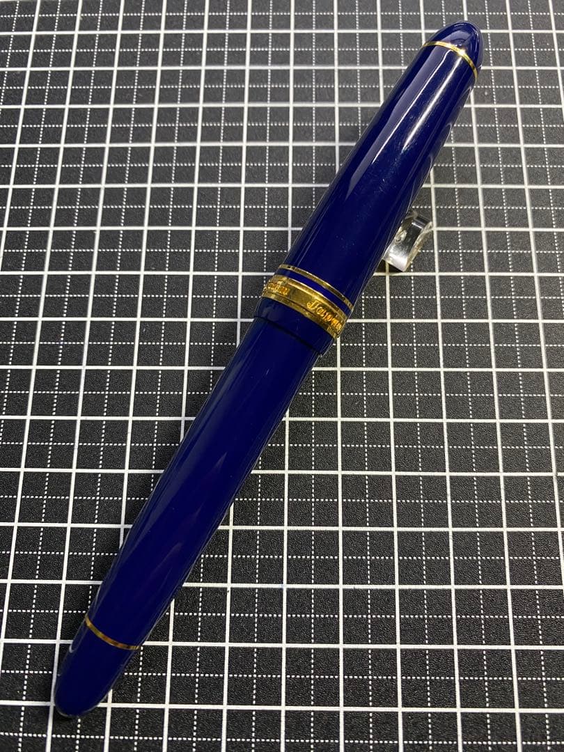 PLATINUM PRESIDENT BLUE 万年筆　字幅M
