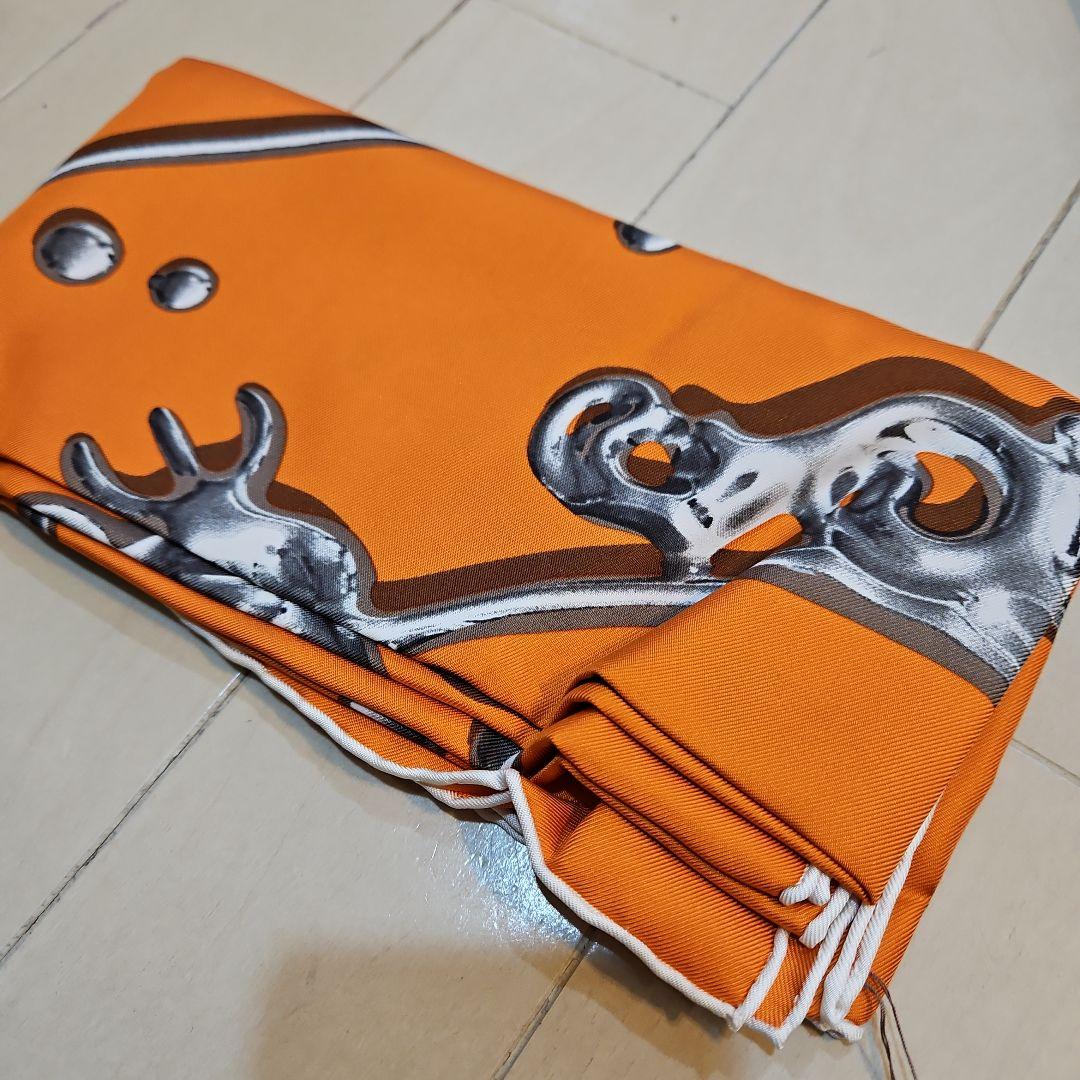 HERMES オレンジ　未使用品　シルク　スカーフ　カレ90