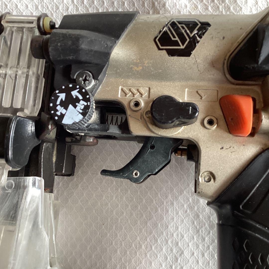 日立常圧ねじ打ち機　WＦ４ＡR3     ケース付き