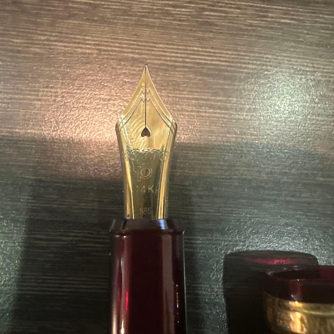 3776 プラチナ万年筆プレジデント赤細字14kニブ
