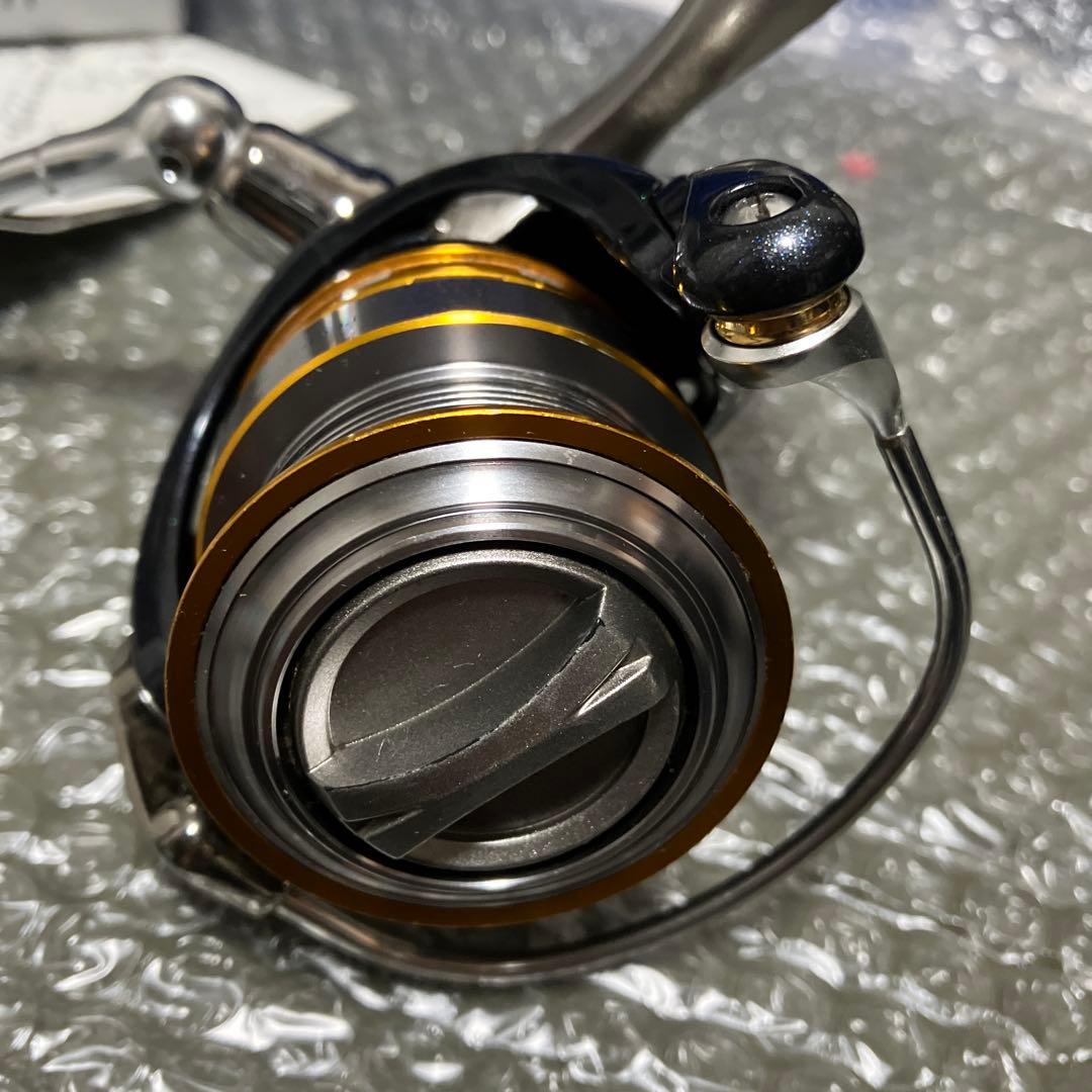 ま　DAIWA EM MS2500-PF スピニングリール