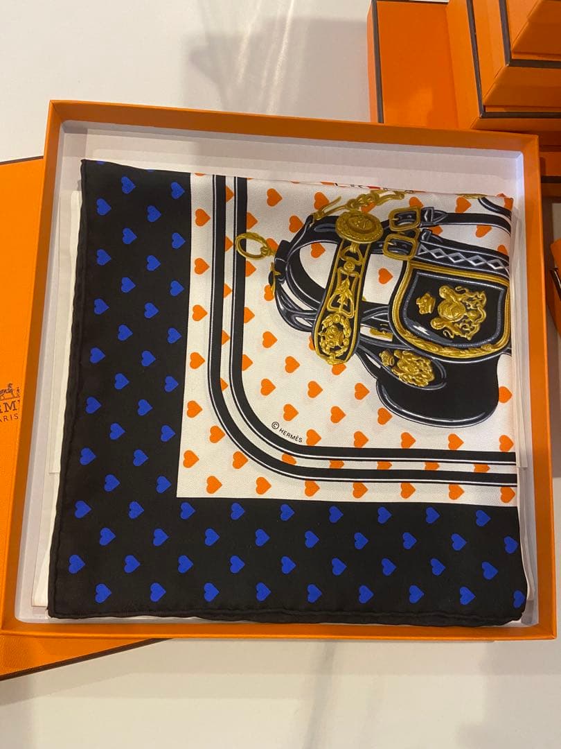 HERMES エルメス スカーフ カレ