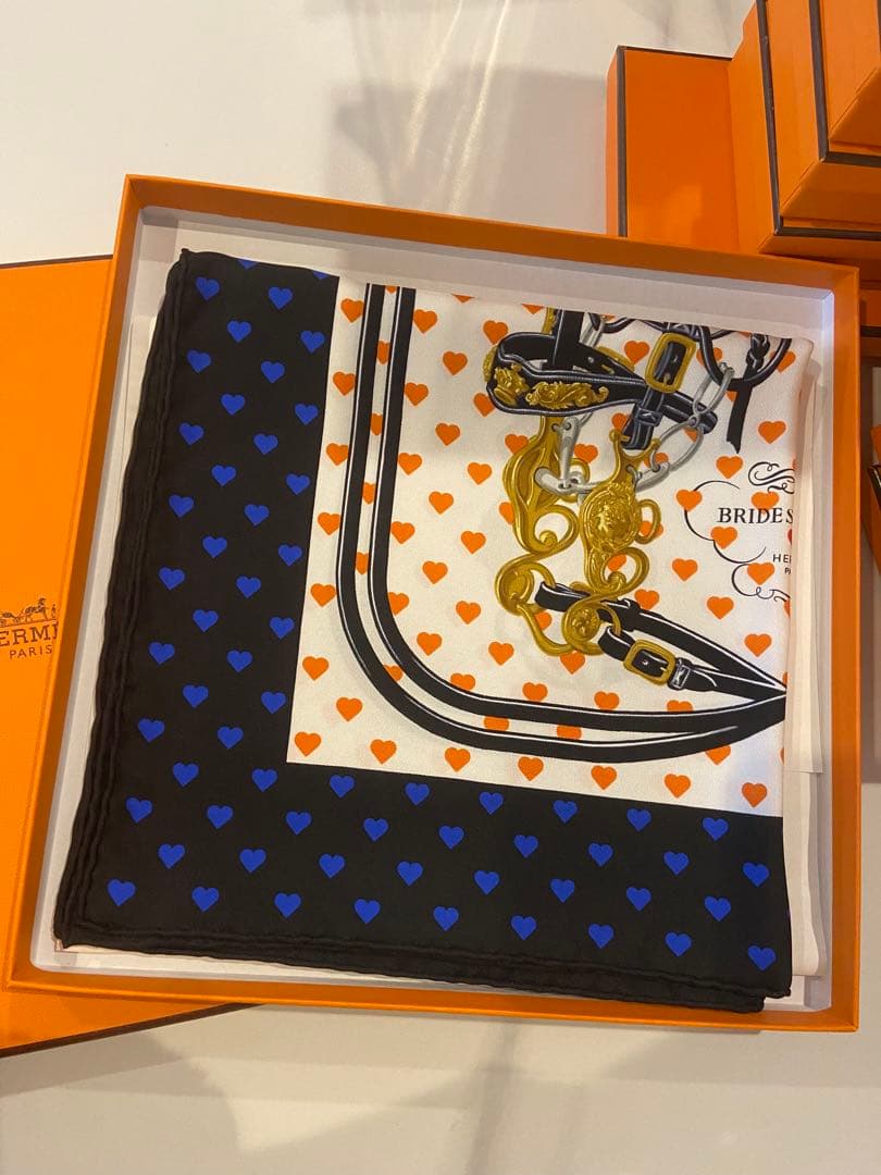HERMES エルメス スカーフ カレ