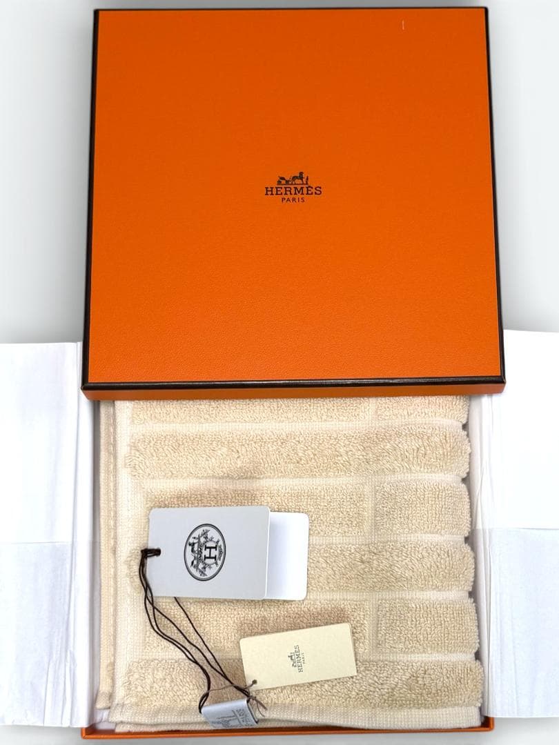 【未使用新品】HERMES カレ ラビリンス タオル ベージュ タグ付