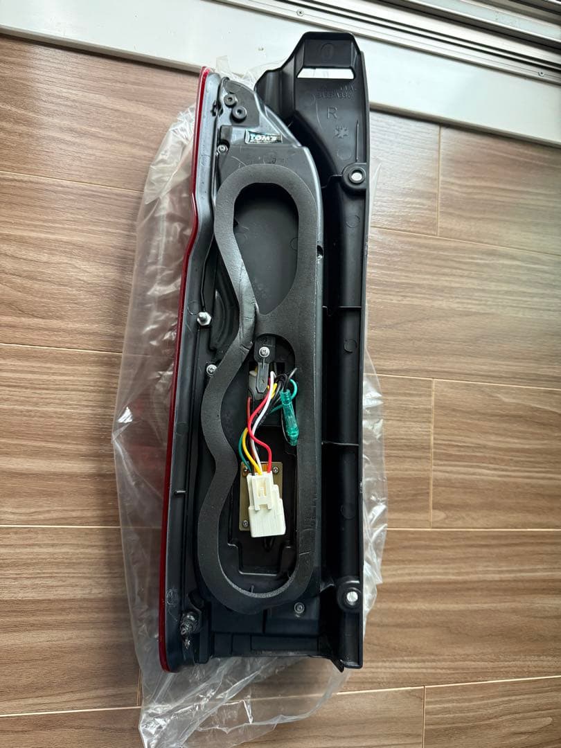 ハイエース テールランプ トムス LED　Valenti 　ヴァレンティ