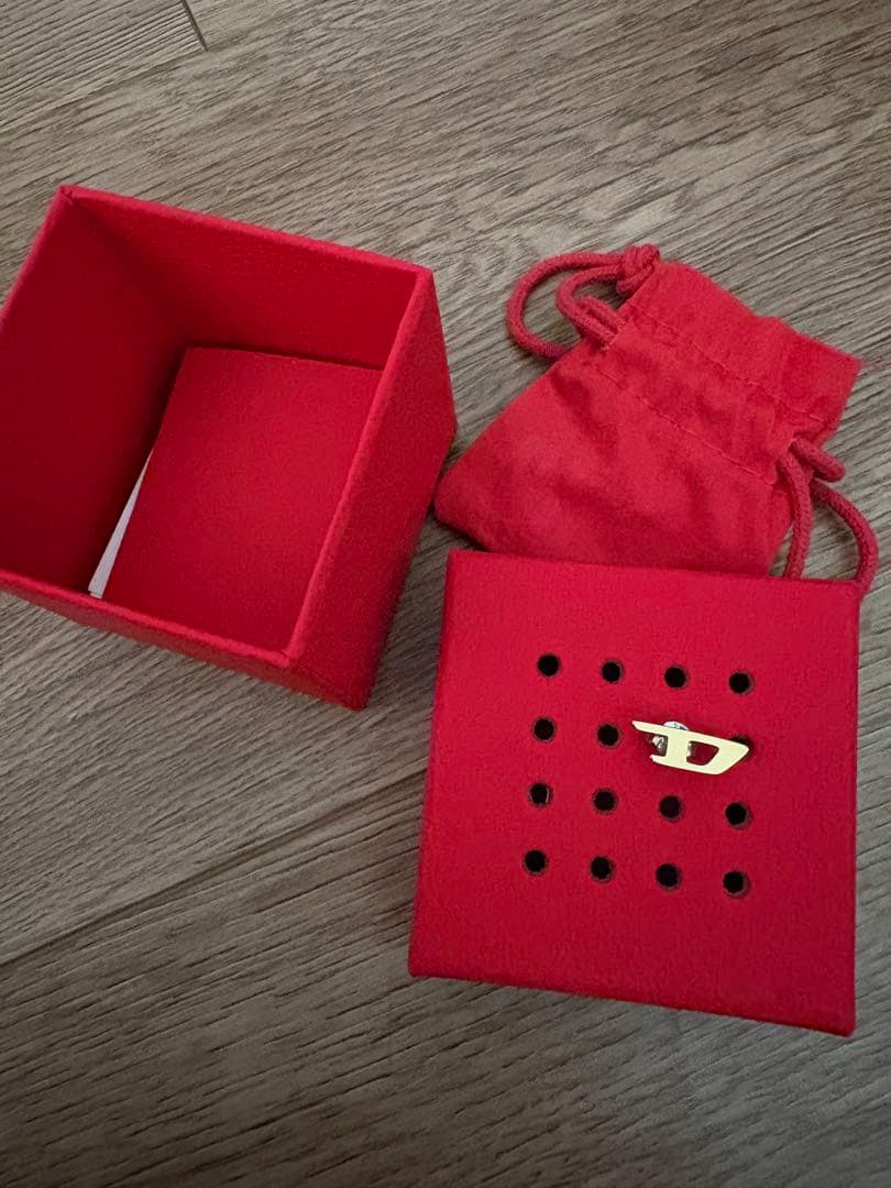 DIESEL ピアス　片耳　ロゴ