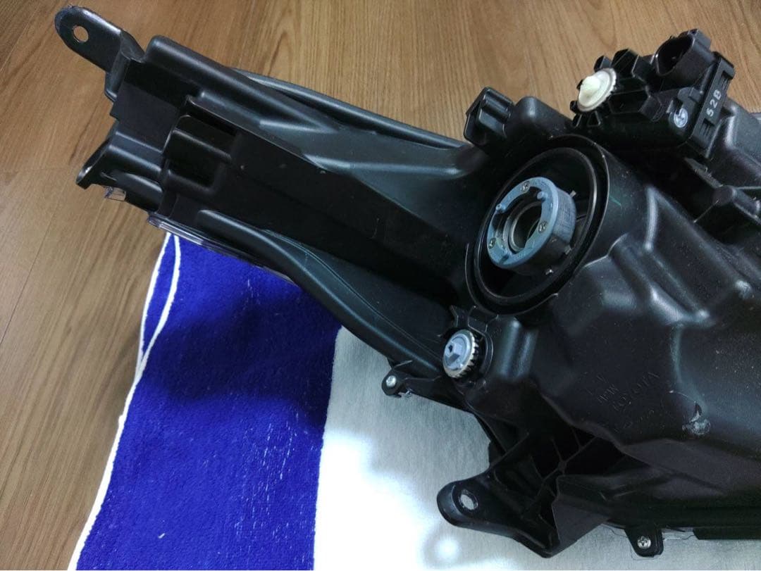 トヨタ　ヤリス MXPA10 左　ヘッドライト　KOITO K0-1