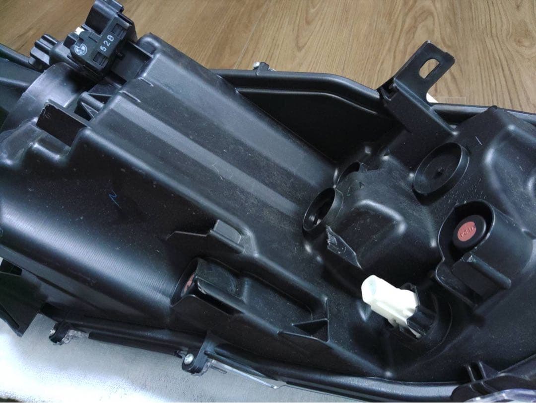 トヨタ　ヤリス MXPA10 左　ヘッドライト　KOITO K0-1