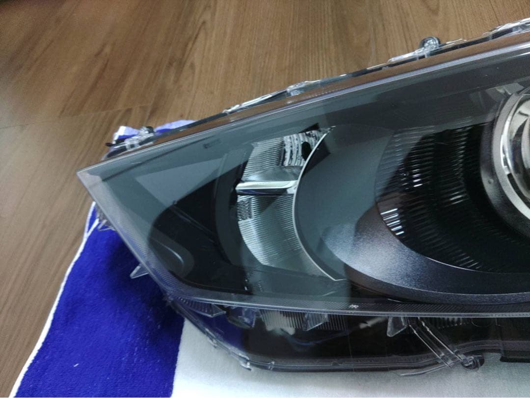 トヨタ　ヤリス MXPA10 左　ヘッドライト　KOITO K0-1