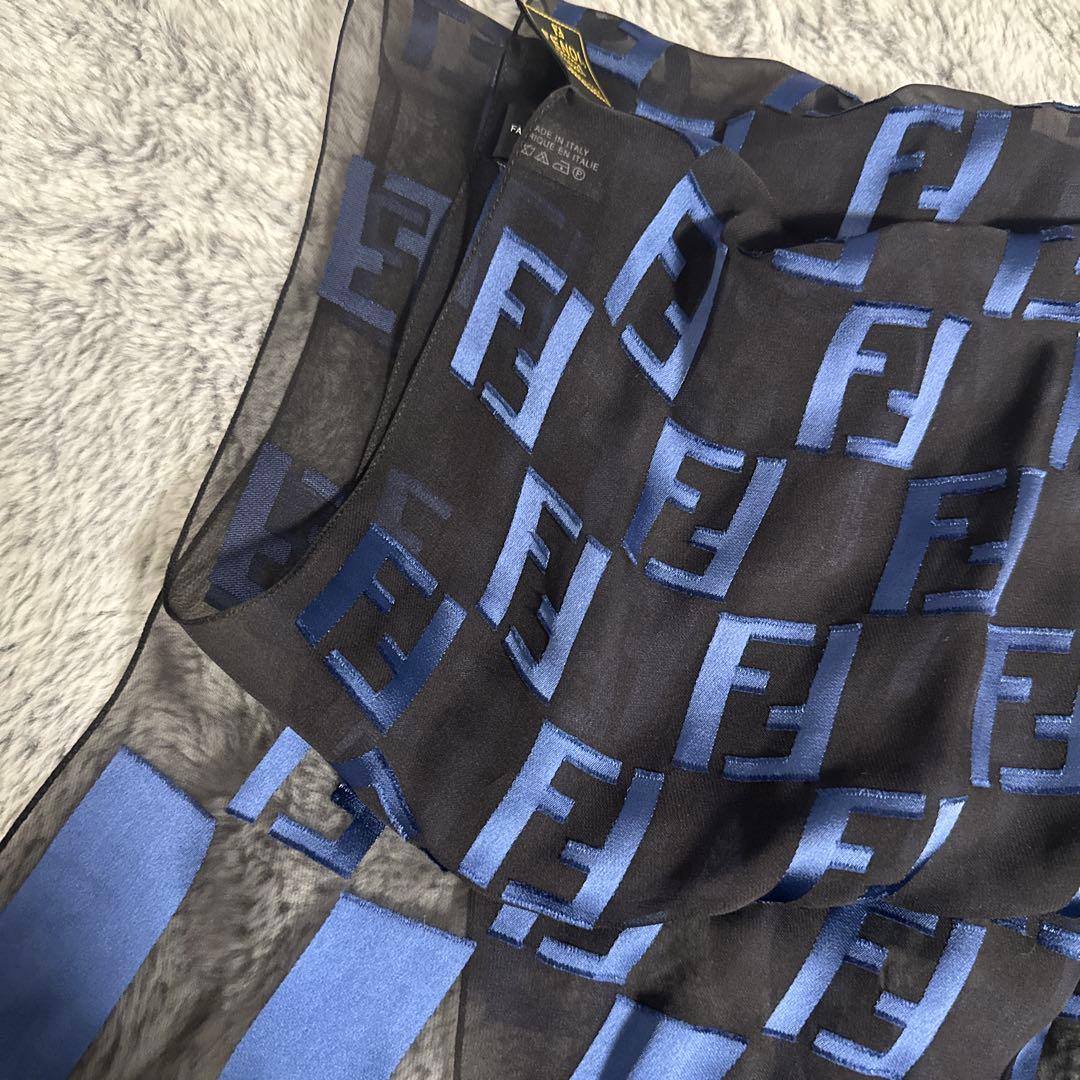 FENDI 正規店購入フェンディ ズッカ柄ロングスカーフ　シルク