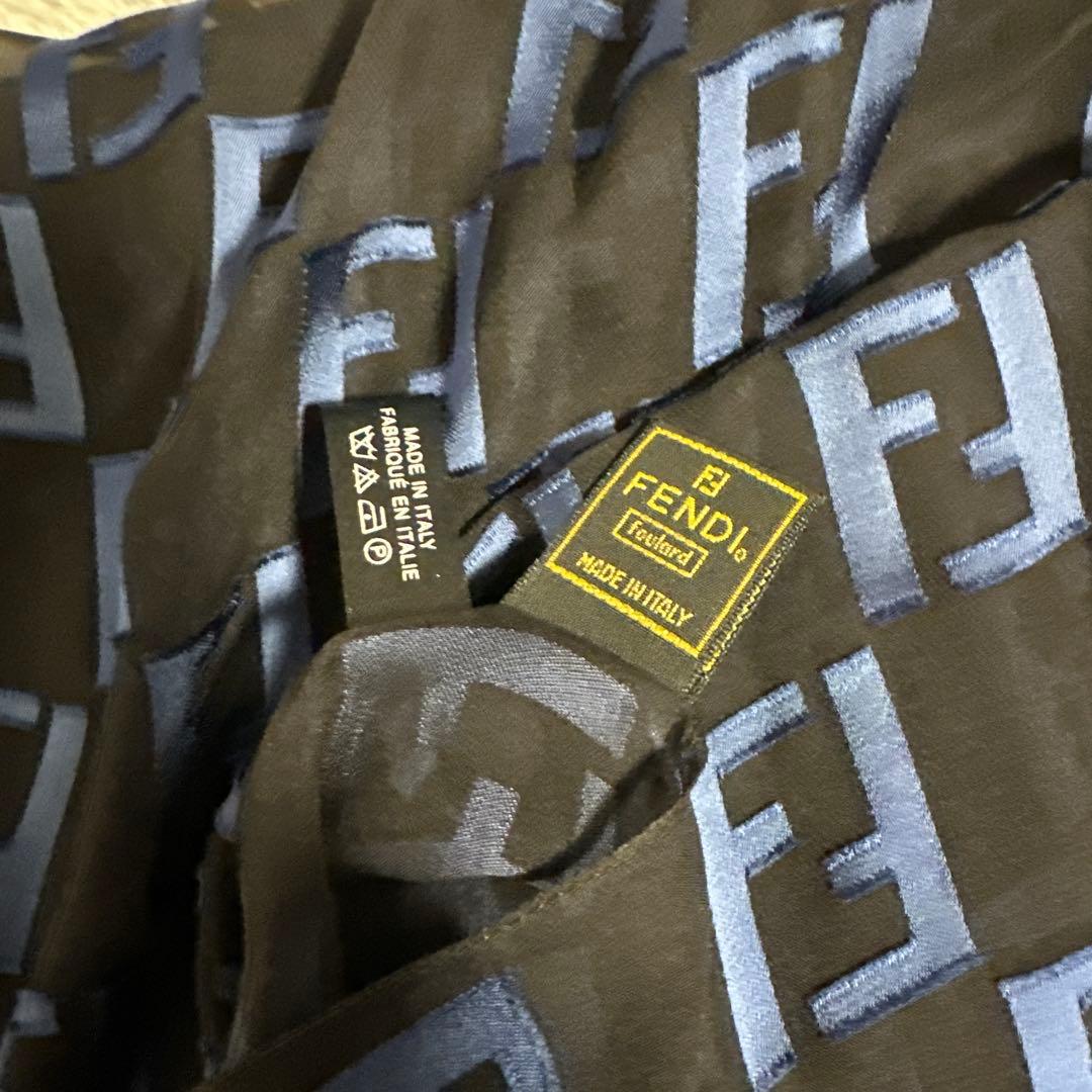 FENDI 正規店購入フェンディ ズッカ柄ロングスカーフ　シルク