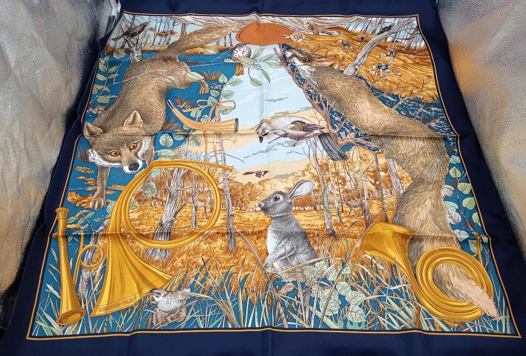 Hermès スカーフ CHASSE au BOIS カレ90 SILK100％