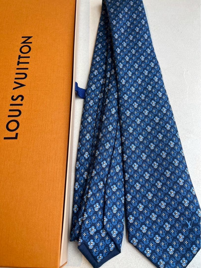 【新品未使用】Louis Vuitton ネクタイ ネイビー　定価39800円
