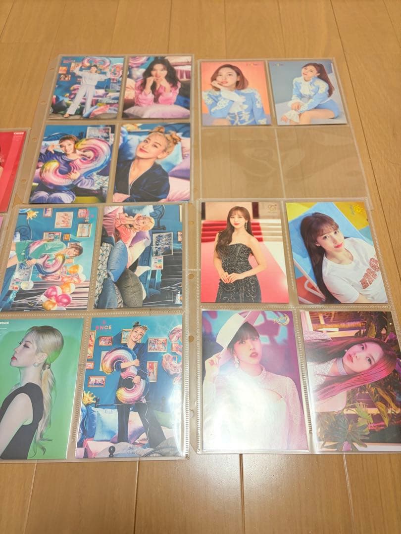 TWICE グッズ まとめ売り（一枚目以降の写真もご覧ください）