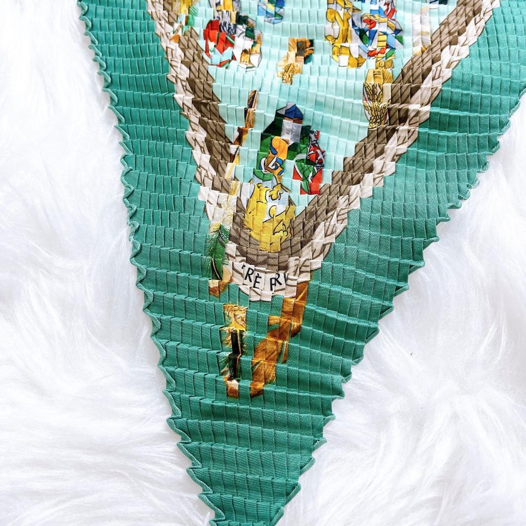 HERMES　エルメス プリーツ カレ90 エルメスの雛たち シ ルク スカーフ